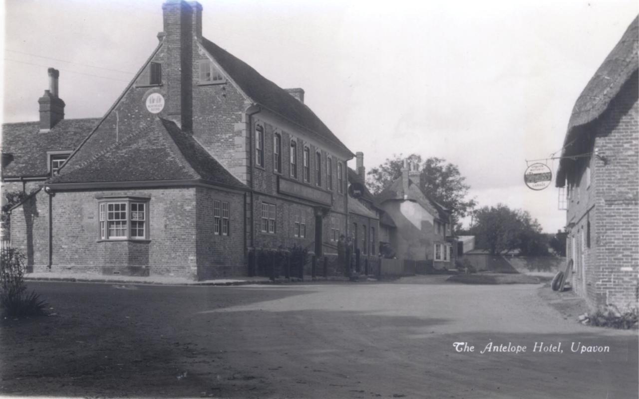 The Antelope At Upavon Hotel ภายนอก รูปภาพ