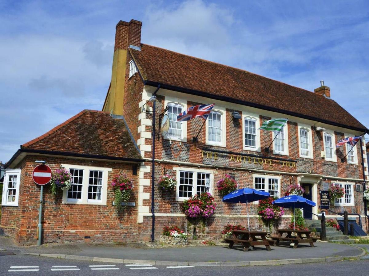 The Antelope At Upavon Hotel ภายนอก รูปภาพ